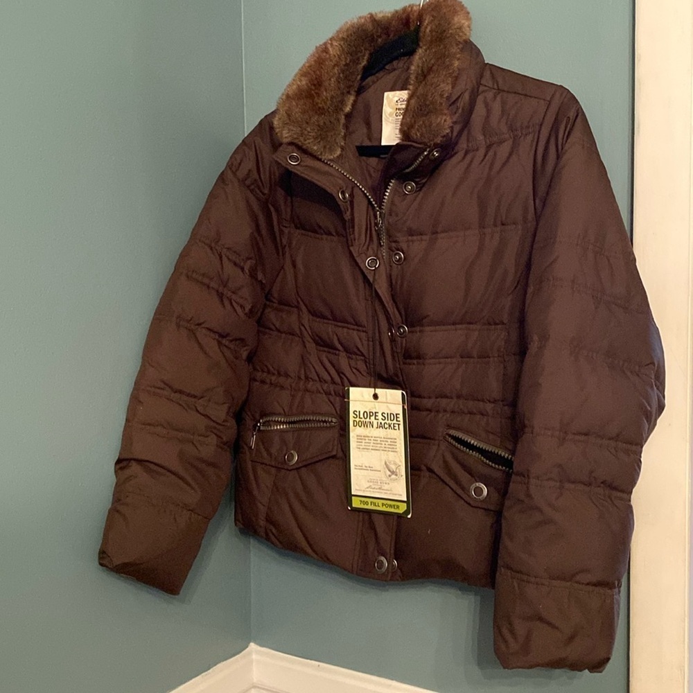 Eddie Bauer women’s NWT medium petite goose down puffer coat - faux fur